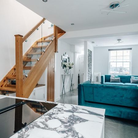 Appartamento Exceptional Whole House Chelsea With Roof Terrace Londra Esterno foto