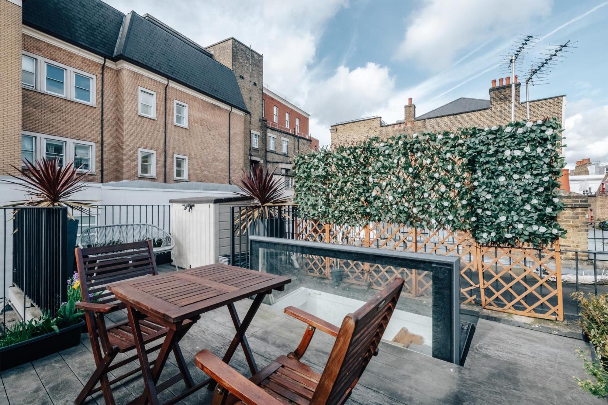 Appartamento Exceptional Whole House Chelsea With Roof Terrace Londra Esterno foto