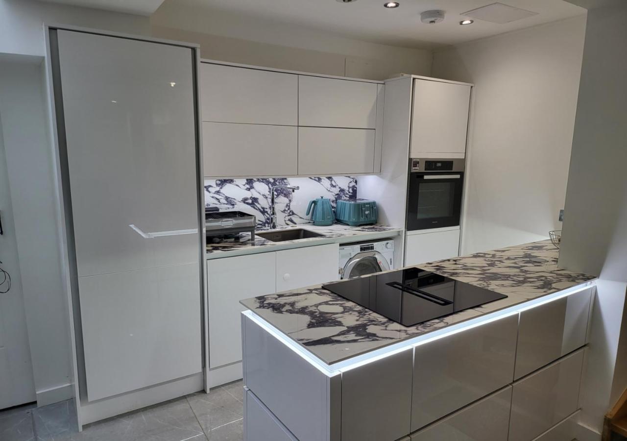 Appartamento Exceptional Whole House Chelsea With Roof Terrace Londra Esterno foto